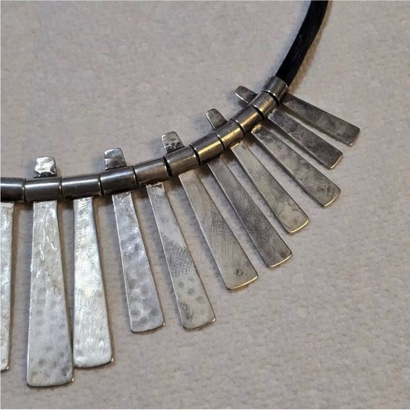 Silpada Vintage RARE Sterling Silver NOD TO
MOD Exquisite Hammered Bib Necklace - Picture 7 of 14